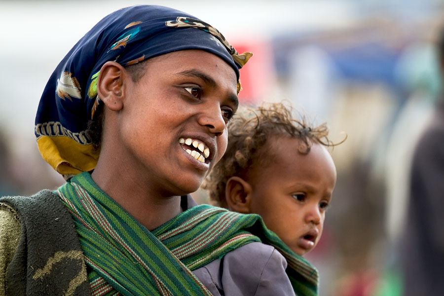 226   Woman with child at the Robe Market   Ethiopia